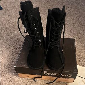 BearPaw Women's Charcoal Lace-Up Boots